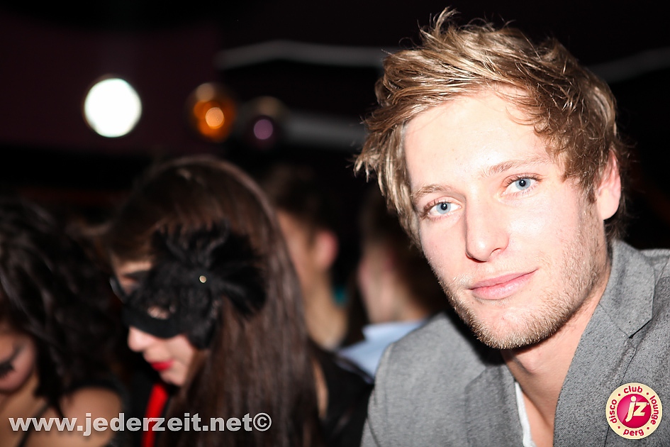 halloween-grey goose