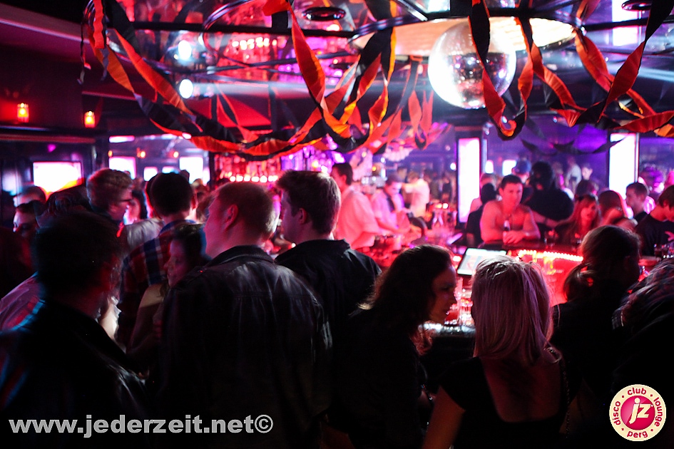 halloween-grey goose