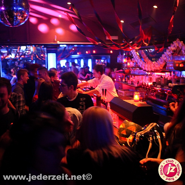 halloween-grey goose