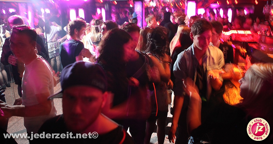 halloween-grey goose