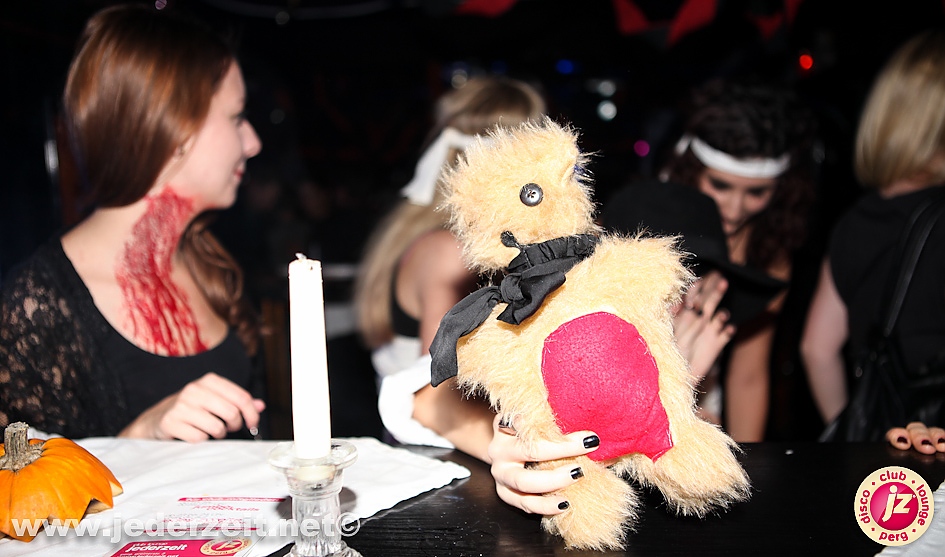 halloween-grey goose