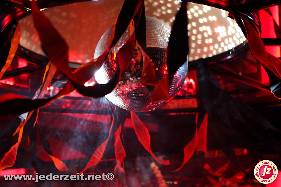 halloween-grey goose