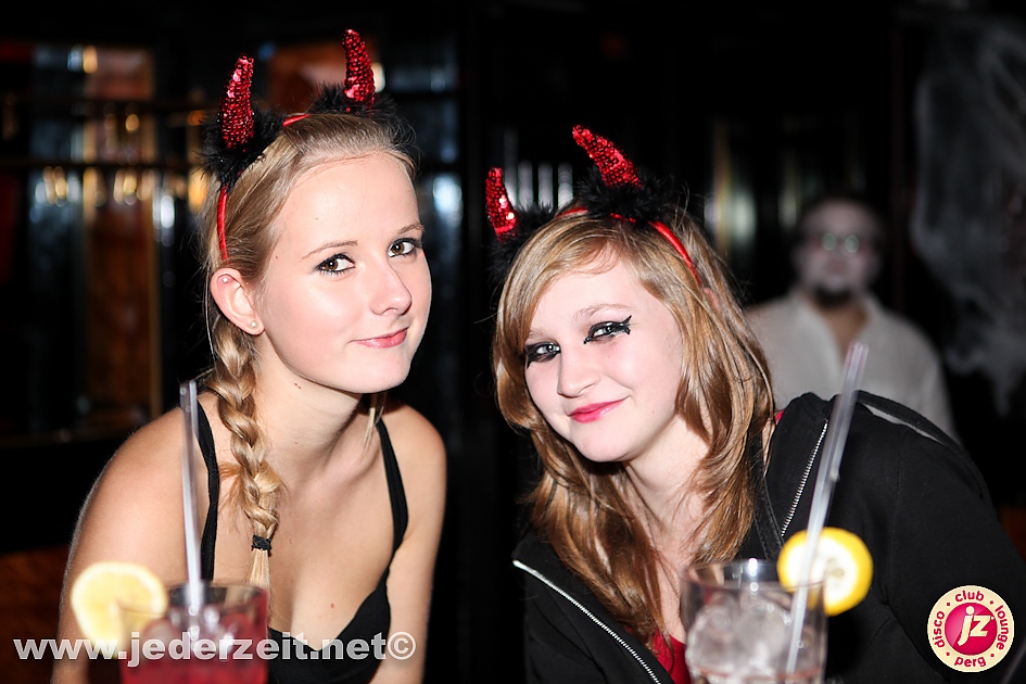 halloween-grey goose